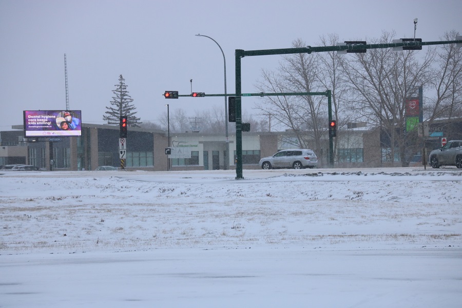 4way stop present at Main St. N and Thatcher Dr. E intersection